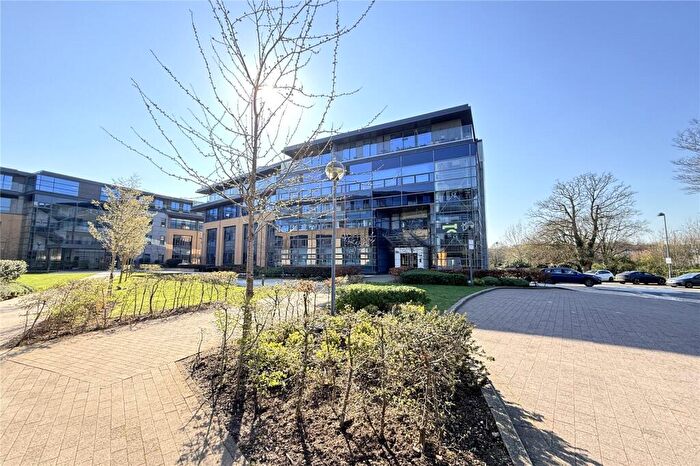 2 Bedroom Flat For Sale In Wokingham Road, Bracknell, Berkshire, RG42