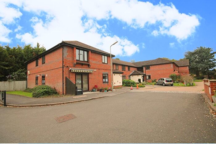 2 Bedroom Property For Sale In Octavia Way, Staines-Upon-Thames, TW18