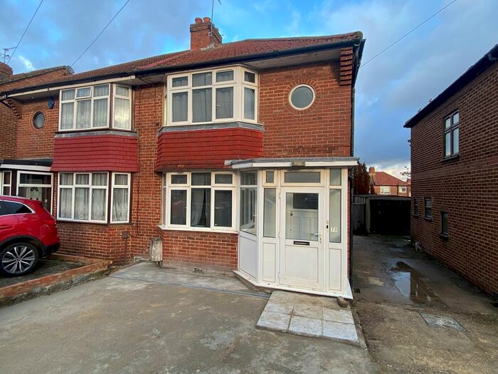 3 Bedroom Semi-Detached House To Rent In Broomgrove Gardens, Edgware, HA8