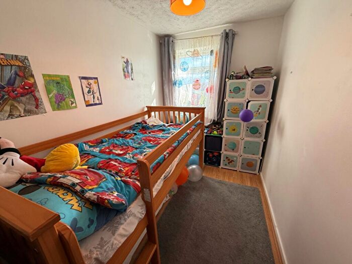 3 Bedroom Terraced House For Sale In Dolphin Drive, Houghton Regis, LU5