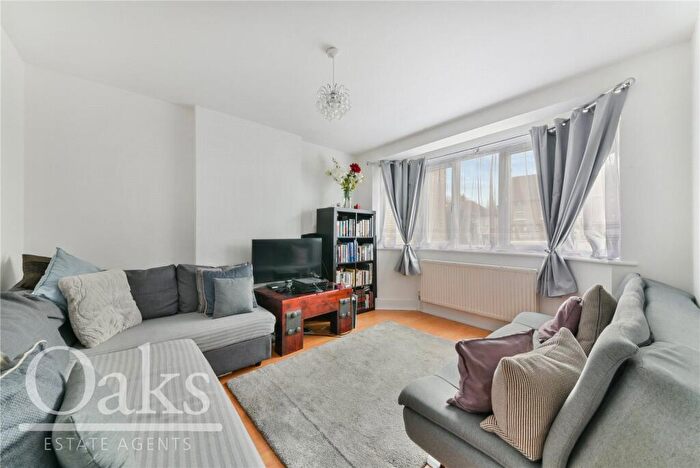 3 Bedroom Semi-Detached House For Sale In Harrington Road, South Norwood, SE25