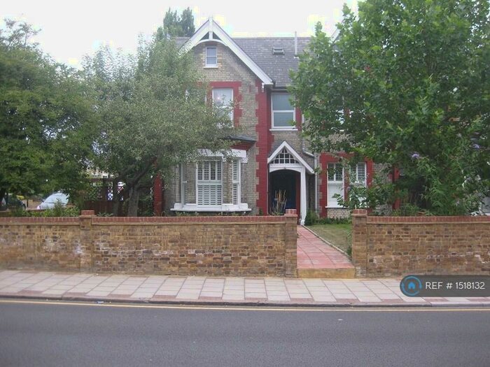 2 Bedroom Flat To Rent In Balham, London, SW12