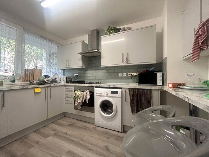 4 Bedroom Property To Rent In Bemerton Estate, London, London, N1