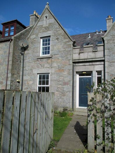 2 Bedroom Semi-Detached House To Rent In Thistle Place, Aberdeen, AB10