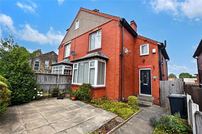3 Bedroom Semi-Detached House For Sale In Worrall Street, Morley, Leeds, West Yorkshire, LS27
