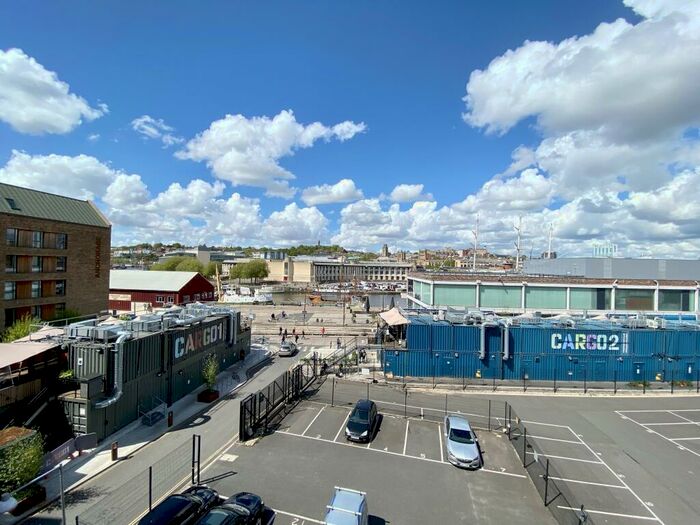 2 Bedroom Apartment To Rent In Wapping Wharf, Hope Quay, BS1