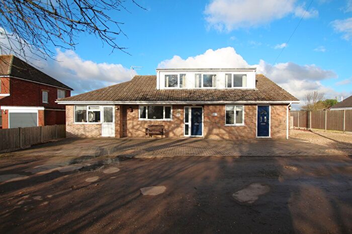 4 Bedroom Bungalow For Sale In Aisthorpe, Lincoln, LN1