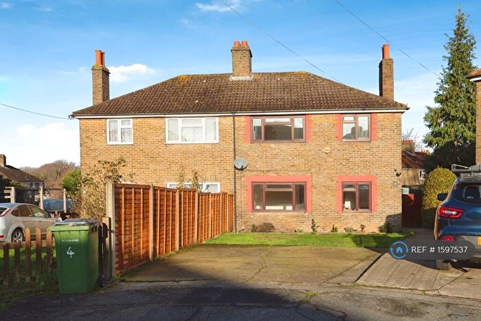 3 Bedroom Semi-Detached House To Rent In Milne Gardens, London, SE9
