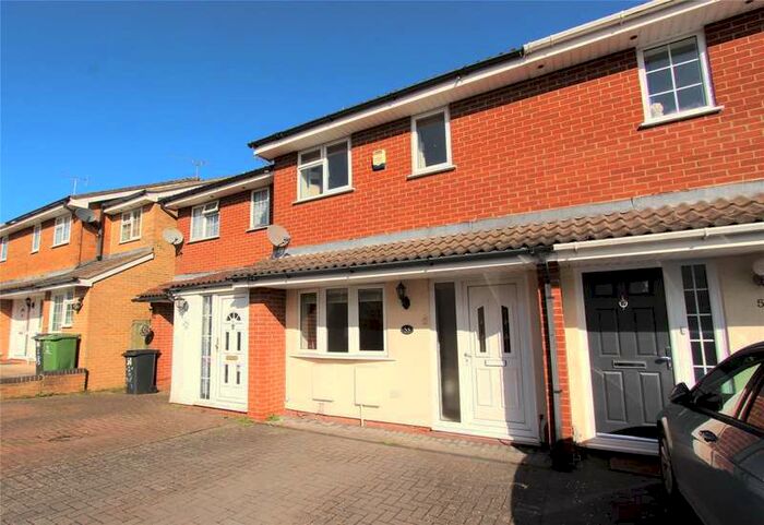 3 Bedroom Semi-Detached House To Rent In Sheerwold Close, Stratton, Swindon, SN3