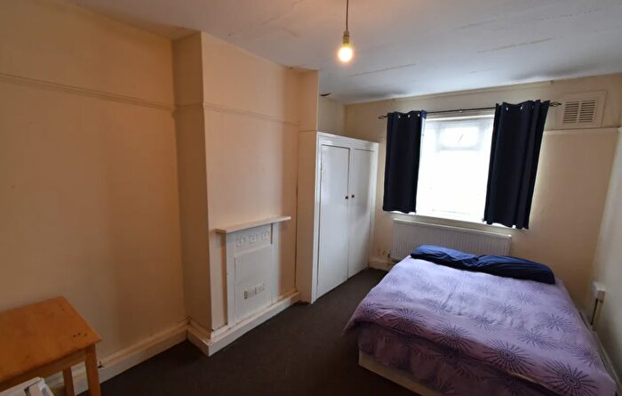 2 Bedroom Flat To Rent In Symphony Close, Edgware, HA8