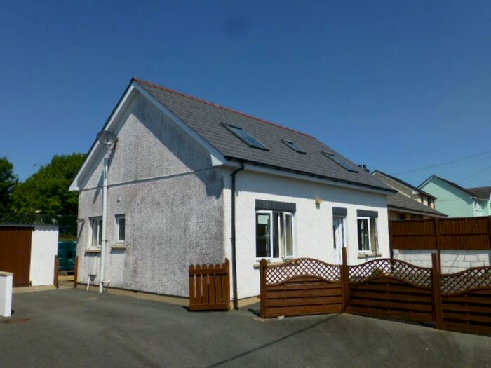 3 Bedroom Bungalow To Rent In Llanfihangel-Ar-Arth, Pencader, SA39