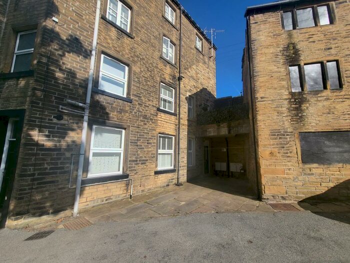 1 Bedroom Ground Flat To Rent In High Street, Luddenden, HX2