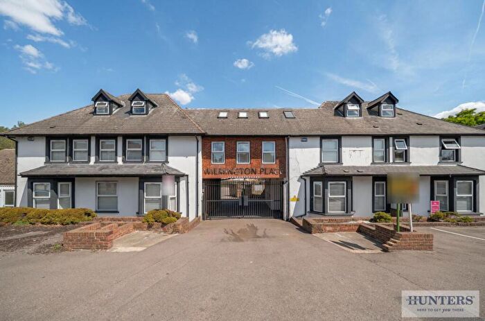 2 Bedroom Apartment For Sale In Hawley Road, Dartford, DA1