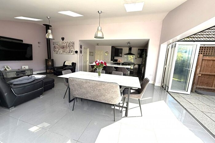 4 Bedroom Detached House For Sale In Stradbroke Road, NR33
