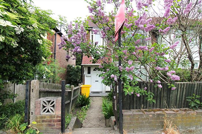 Studio To Rent In Western Avenue, Acton, W3