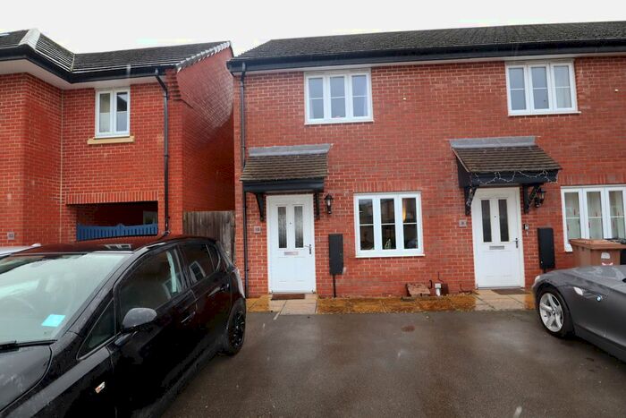 2 Bedroom Town House To Rent In Milfoil Avenue, Lincoln, LN1