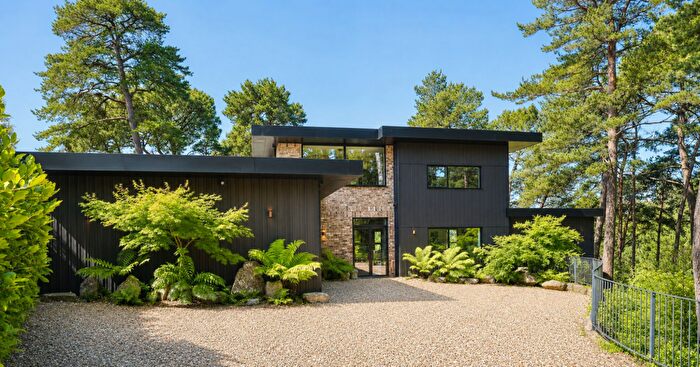 4 Bedroom Detached House For Sale In Links Road, Lilliput, Poole, BH14