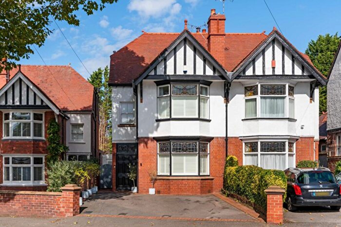 6 Bedroom Semi-Detached House For Sale In Heath Lane, Oldswinford, Stourbridge, DY8