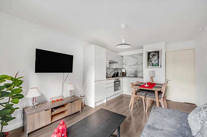 2 Bedroom Flat For Sale In Fernhead Road, Maida Vale, W9