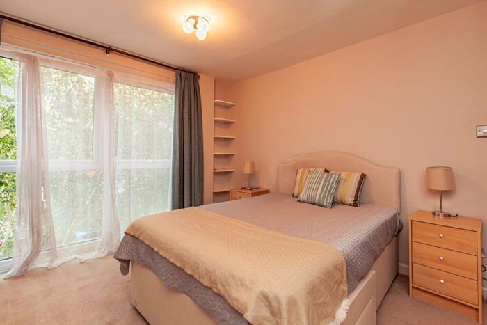 1 Bedroom Apartment For Sale In Water Eaton Road, Oxford, OX2
