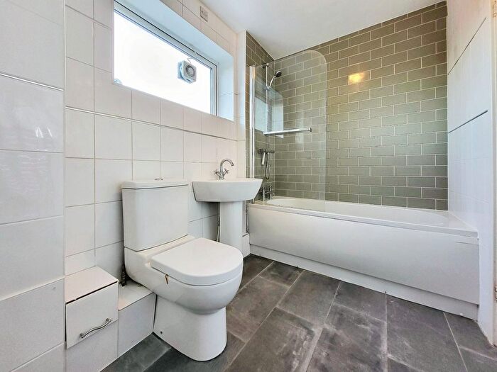 2 Bedroom Flat For Sale In Hazel Road, Altrincham, Greater Manchester, WA14