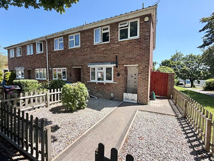 2 Bedroom End Of Terrace House For Sale In Rowbarrow Close, Canford Heath, BH17
