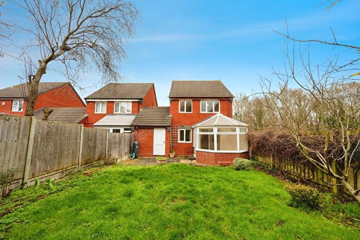 3 Bedroom Link Detached House For Sale In Hoskyns Avenue, Worcester, WR4