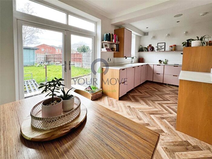 3 Bedroom House To Rent In Alnwick Road, London, SE12