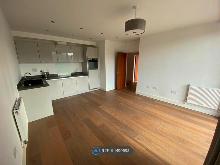 1 Bedroom Flat To Rent In Berwick House, Orpington, BR6