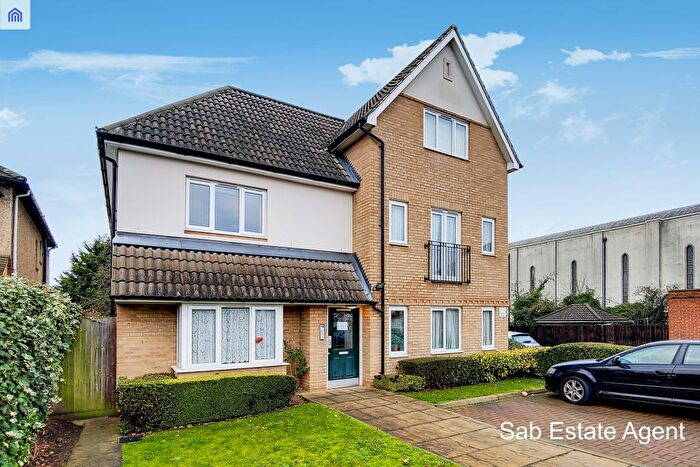 1 Bedroom Flat To Rent In Corbins Lane, South Harrow, HA2