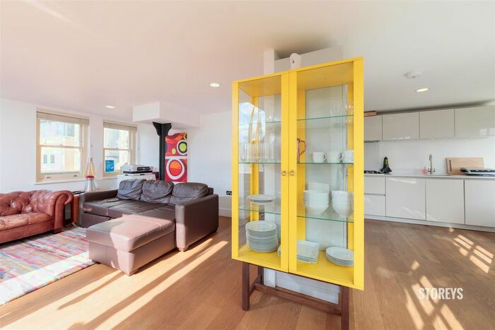3 Bedroom Flat To Rent In Kingsland Road, Shoreditch, London, E2
