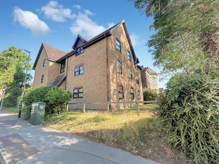 1 Bedroom Flat To Rent In Birdhurst Rise, South Croydon, Surrey, CR2