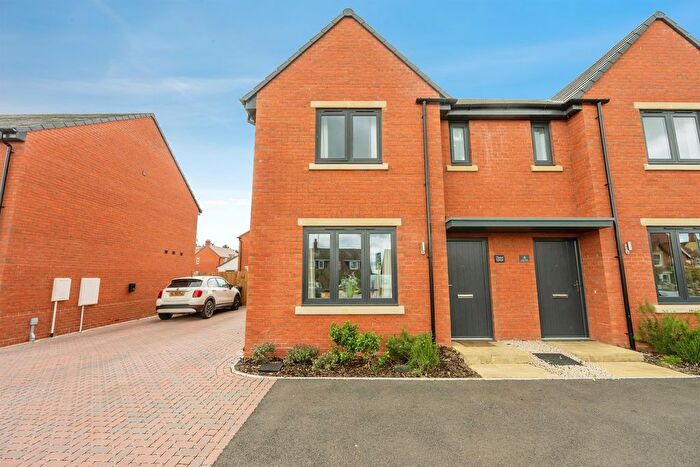 3 Bedroom Semi-Detached House For Sale In Bretforton Road, Badsey, Evesham, WR11