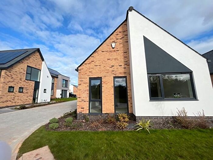 2 Bedroom Bungalow To Rent In Fore Street, Topsham, Exeter, EX3