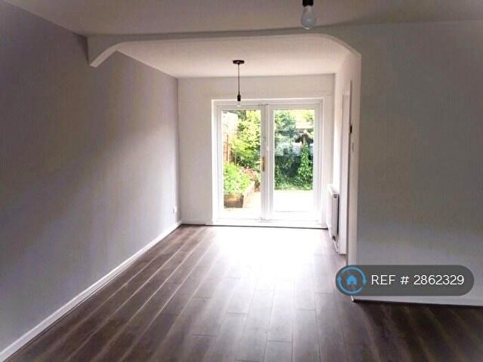 3 Bedroom Semi-Detached House To Rent In Sholver Lane, Oldham, OL1