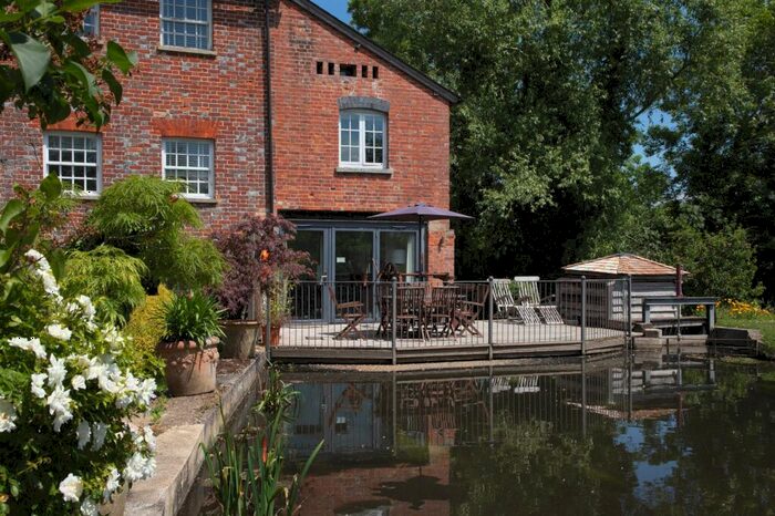 3 Bedroom Mews For Sale In Dandridges Mill, East Hanney, Wantage, Oxfordshire, OX12