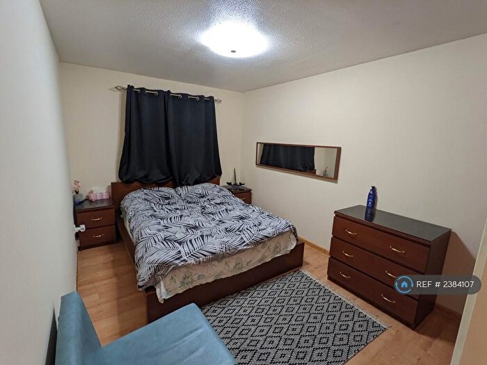 1 Bedroom Flat To Rent In Dobbies Loan Place, Glasgow, G4
