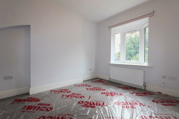 Studio To Rent In Alexandra Road, London, NW4