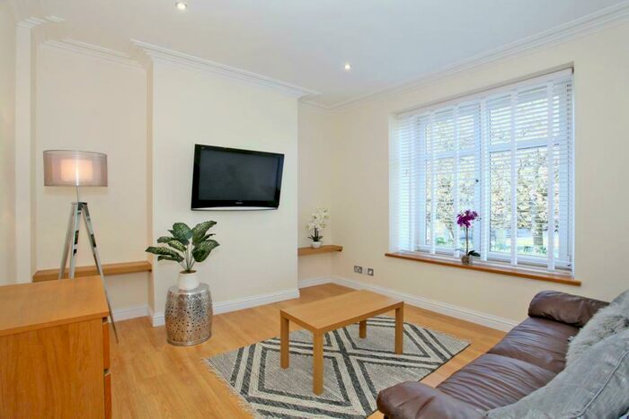 2 Bedroom Flat To Rent In B Great Northern Road, Aberdeen, AB24