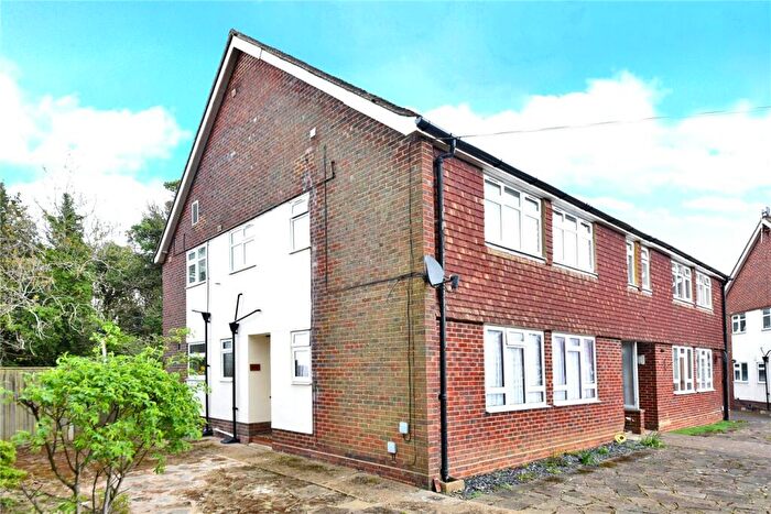 2 Bedroom Flat For Sale In Tattenham Way, Burgh Heath, Tadworth, Surrey, KT20