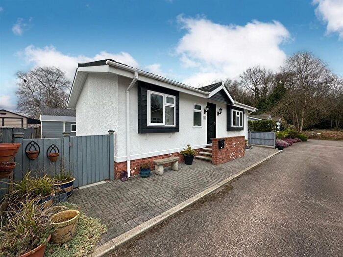 2 Bedroom Mobile/park Home For Sale In Mossways Park, Wilmslow, SK9