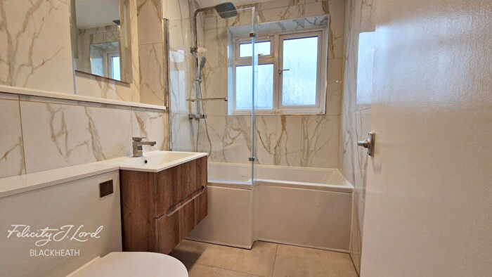 3 Bedroom Town House To Rent In Coleraine Road, London, SE3