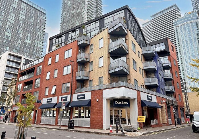 1 Bedroom Flat For Sale In Flat Regatta Point, Manilla Street, Canary Wharf, London, E14
