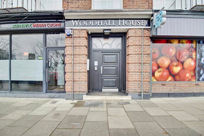 2 Bedroom Apartment For Sale In Cole Green Lane, Welwyn Garden City, AL7