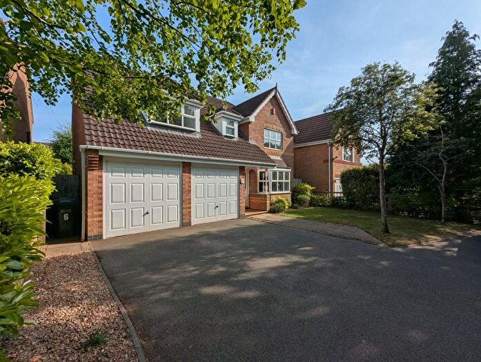4 Bedroom Property To Rent In Whitehead Grove, Balsall Common, Coventry, CV7