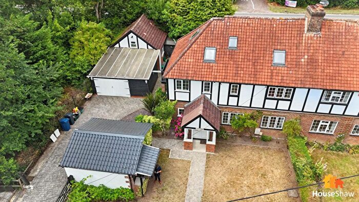 4 Bedroom Semi-Detached House For Sale In Ashley Green Road, Chesham, HP5