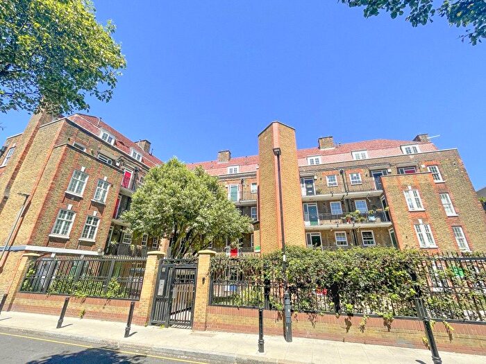 1 Bedroom Flat For Sale In Rollit House, Hornsey Road, N7