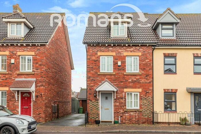 3 Bedroom End Of Terrace House To Rent In Adams Land, Coalpit Heath, BS36