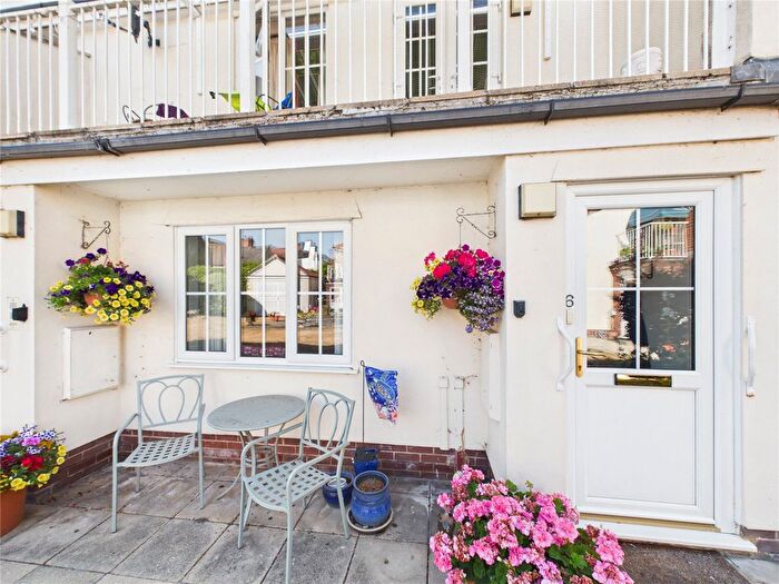 2 Bedroom Flat For Sale In South Street, Manningtree, Essex, CO11