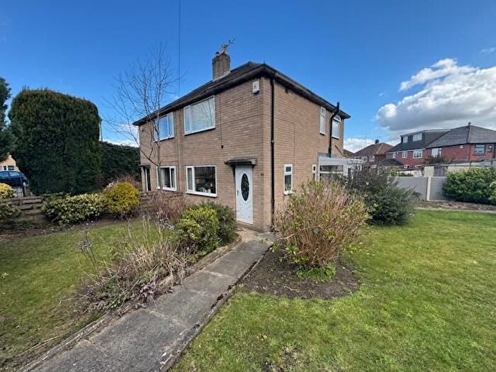 2 Bedroom Property To Rent In Kingswear Crescent, Leeds, LS15